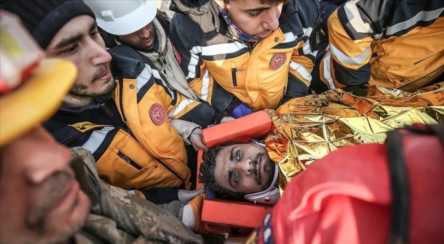 Hatay'da enkaz altında kalan kişi, 149'uncu saatte sağ çıkarıldı