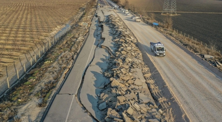 Deprem bölgesinde sarsıntılar sürüyor