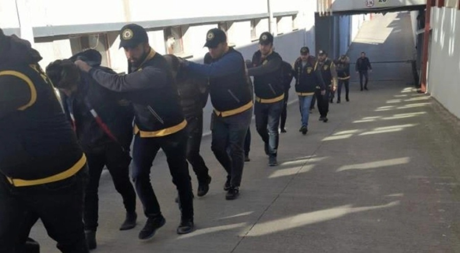 Yardım malzemelerini çalan 10 hırsız tutuklandı