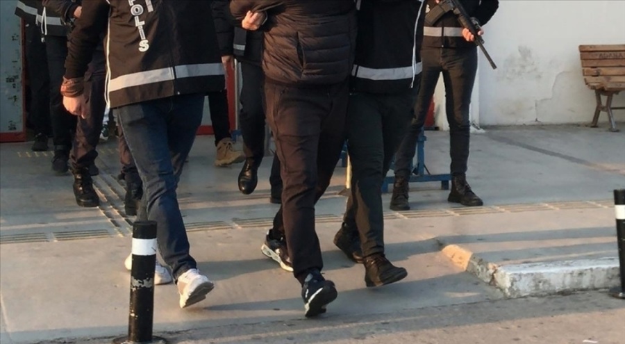 Deprem bölgelerinde hırsızlık yapan 10 şüpheli tutuklandı