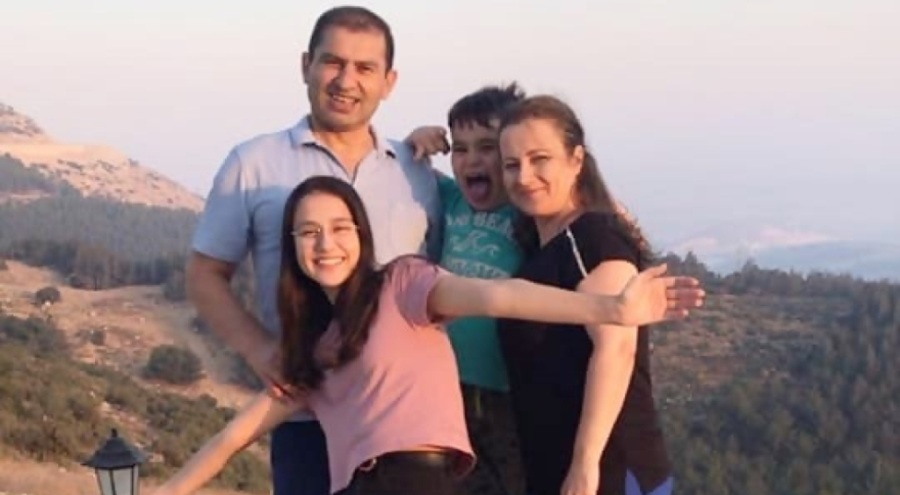 Bursa'ya deprem ateşi düştü! Emekli öğretmen ve eski komutan ailesiyle enkaz altında kaldı