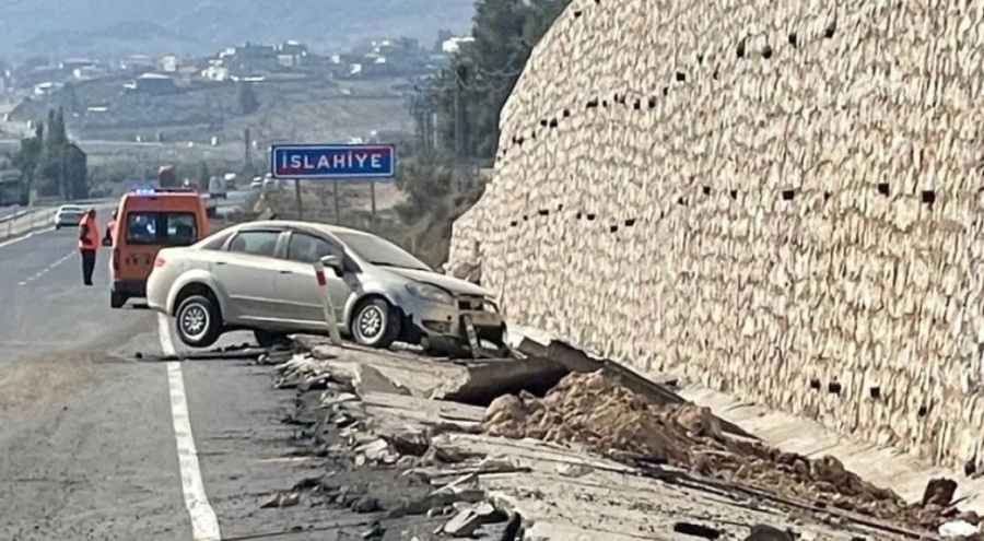 İslahiye-Hatay kara yolunda kabarmalar oluştu