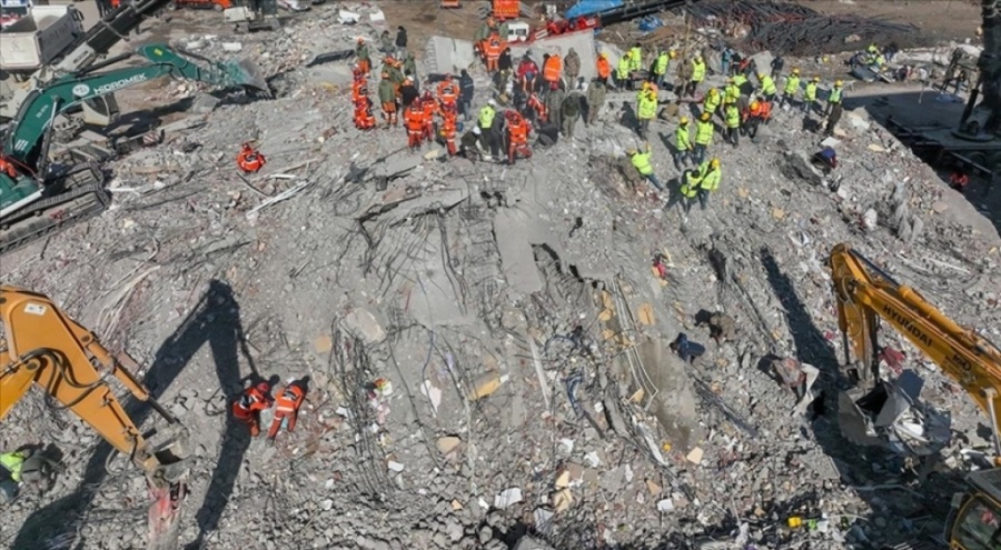 Gaziantep'te depremde yıkılan binalara ilişkin 5 şüpheli tutuklandı