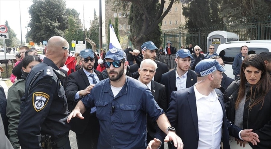 Netanyahu'nun tartışmalı yargı düzenlemesine meclis önünde protesto