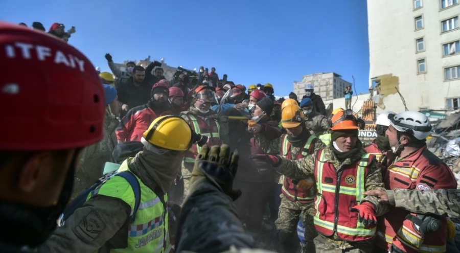 Sağlık Bakanı Koca: 19 bin yaralının 3636'sı yoğun bakımda