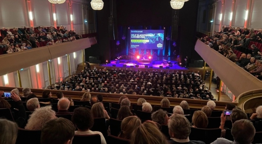 Hollanda'da geliri depremzedelere bağışlanacak olan konser düzenlendi