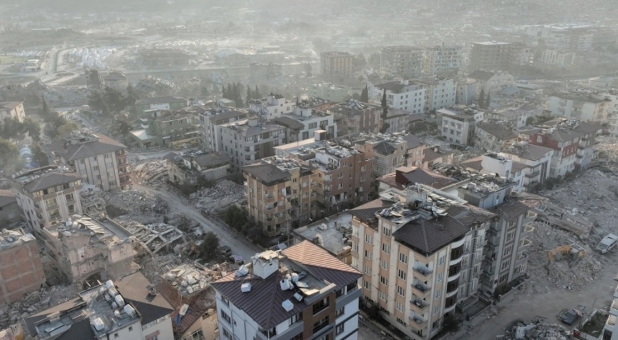 Gizemli yardımsever depremzedeler için 30 milyon dolar bağış yaptı