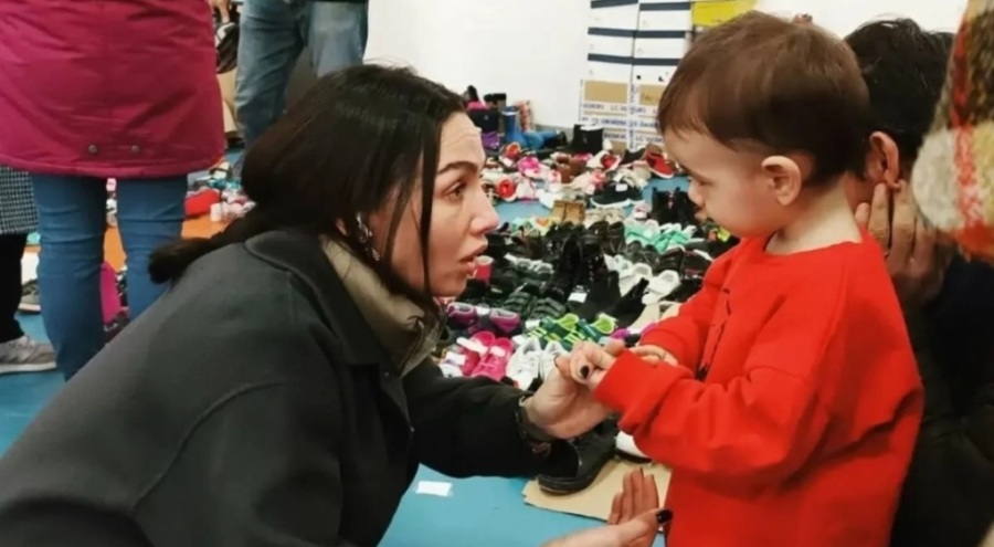 Birce Akalay'dan depremzede çocuklara destek