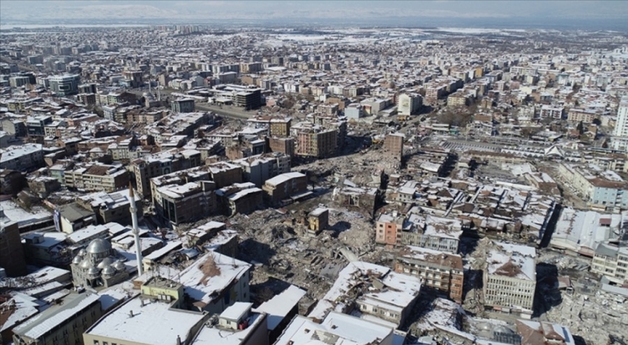 Malatya'da yıkılan binalarda tespit edilen kusurlara ilişkin 26 şüpheli yakalandı