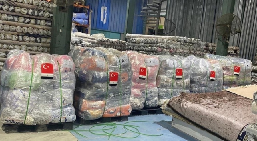 Mısır'daki Türk iş adamları afetzedelere  5,5 ton insani yardım yolladı