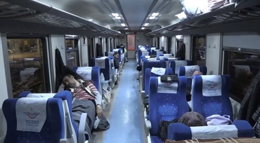 İskenderun'da 1500 depremzede vagonlara yerleştirildi