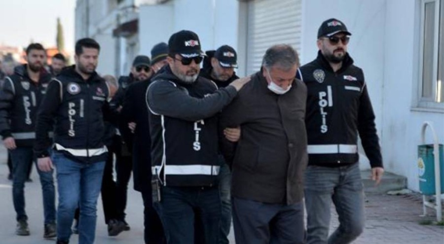 Adana'da 11 binanın yıkılmasıyla ilgili 15 kişi gözaltına alındı