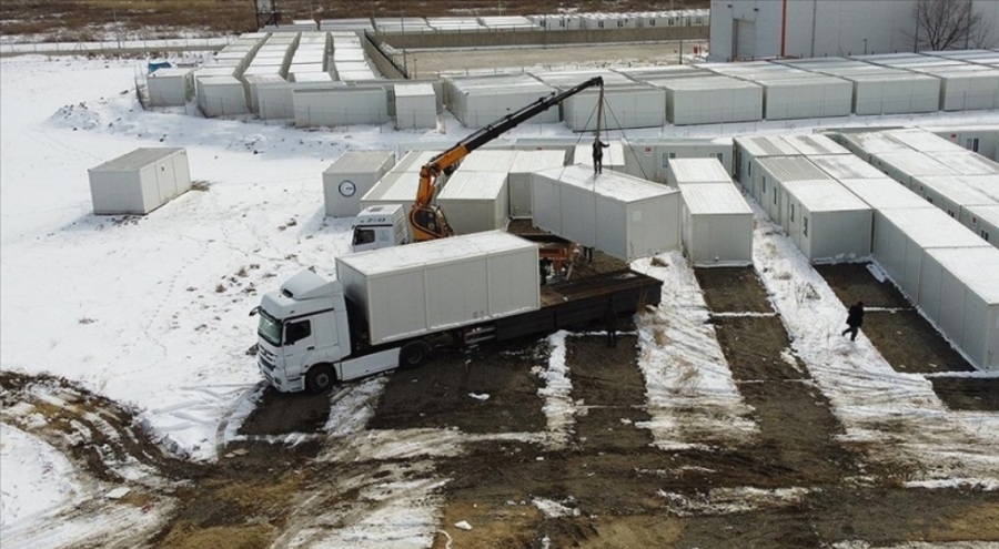 NATO, afetzedeler için 1000 konteyner gönderecek