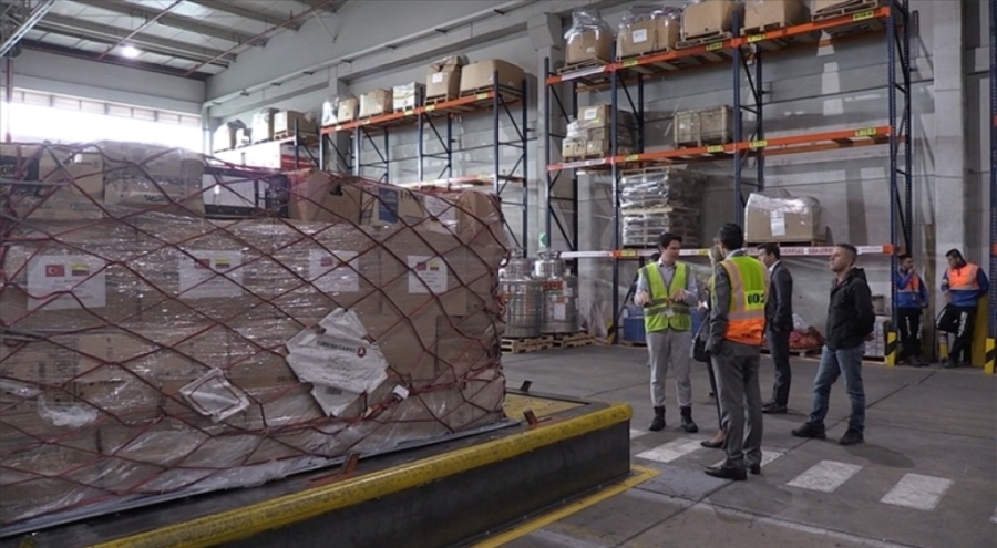 Kolombiya'dan Türkiye'ye afetzedeler için yardım malzemeleri gönderildi