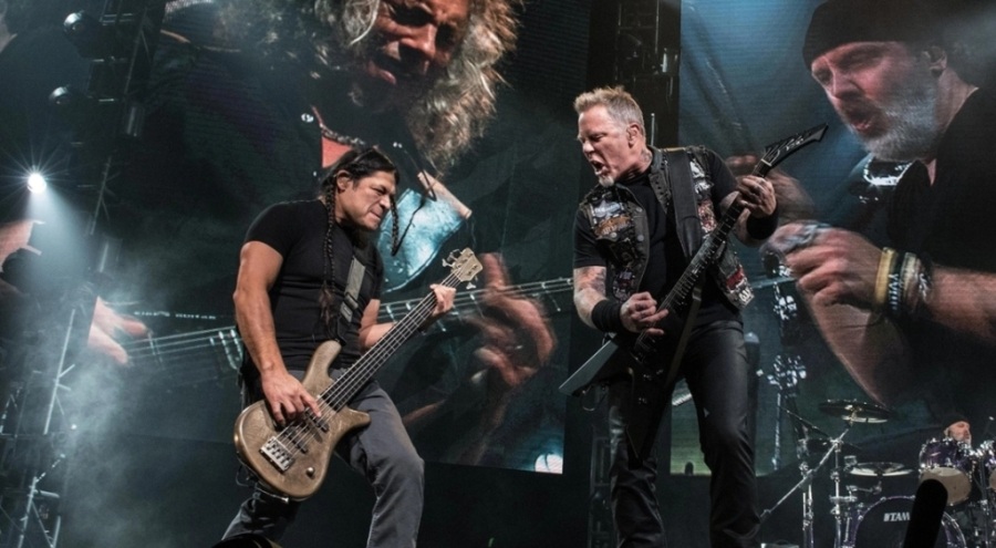 Metallica 250 bin dolar bağışladı