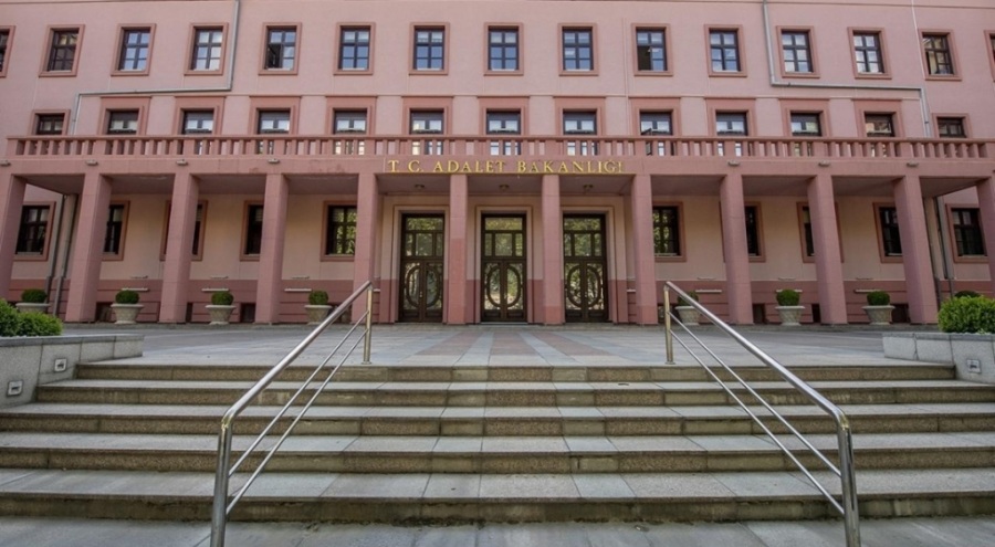 "Deliller toplanmadan enkazlar kaldırılıyor" iddialarına Bakanlıktan açıklama geldi