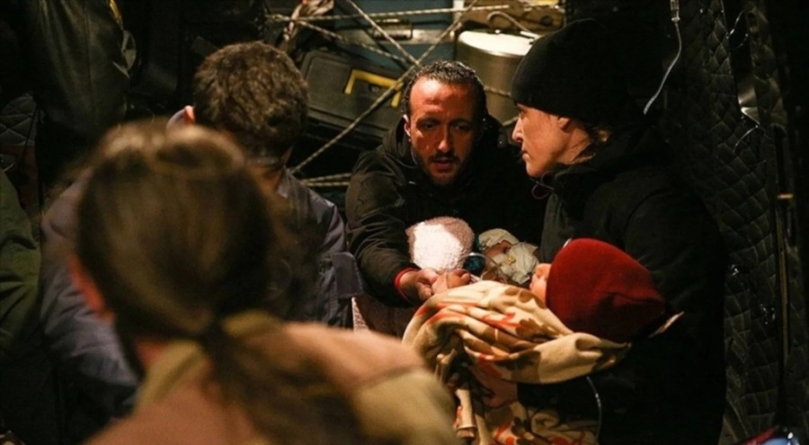 Depremden etkilenen 508 çocuk ailelerine teslim edildi