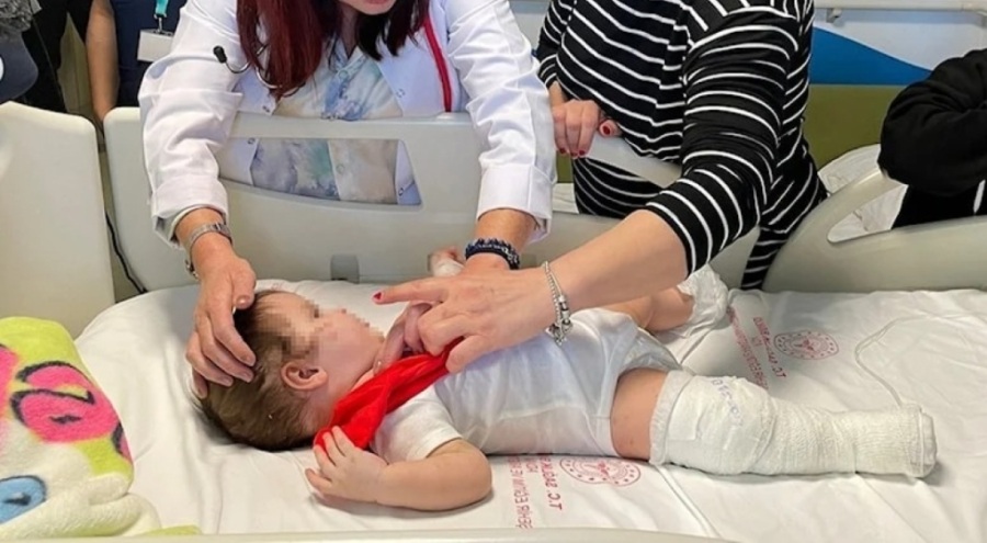 Mucize bebek: Depremin etkisiyle 5'inci kattan düştü