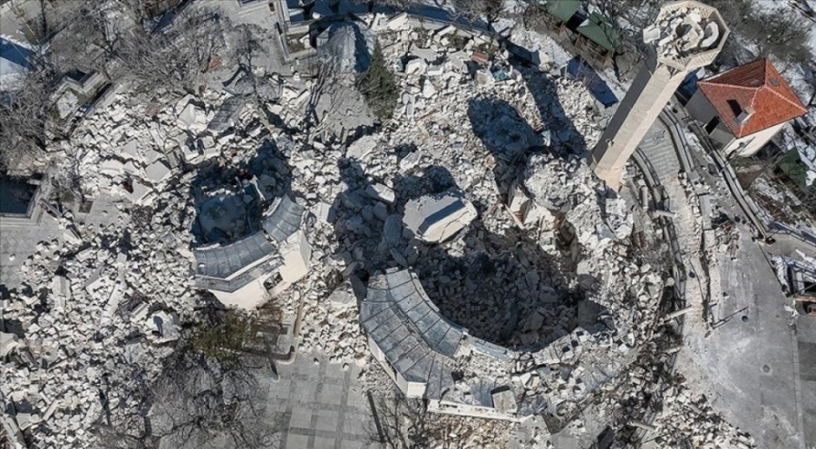 Depreme Hazreti Ukkaşe Türbesi de dayanamadı