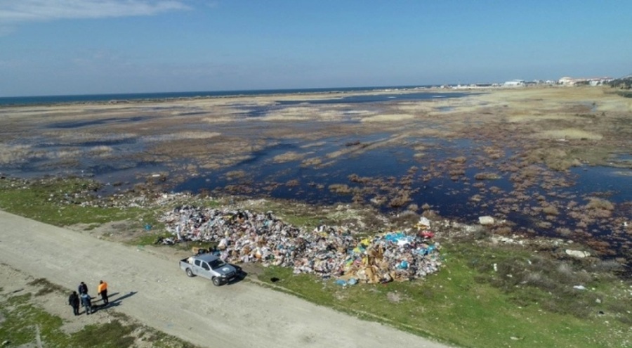 Milleyha Kuş Cenneti'ne enkazdan çöp ve moloz döküldü
