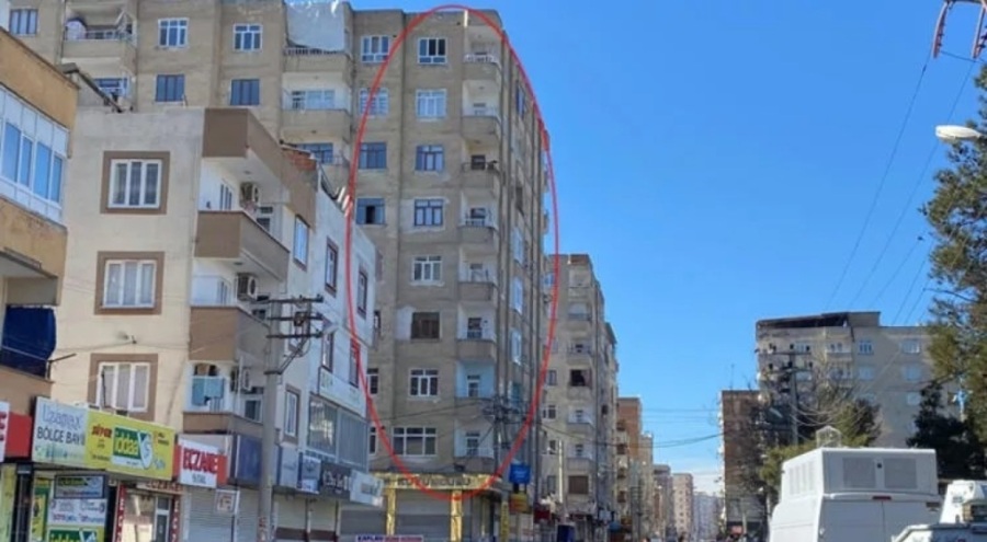 Diyarbakır'da 9 katlı binada çökme tehlikesi: Cadde trafiğe kapatıldı