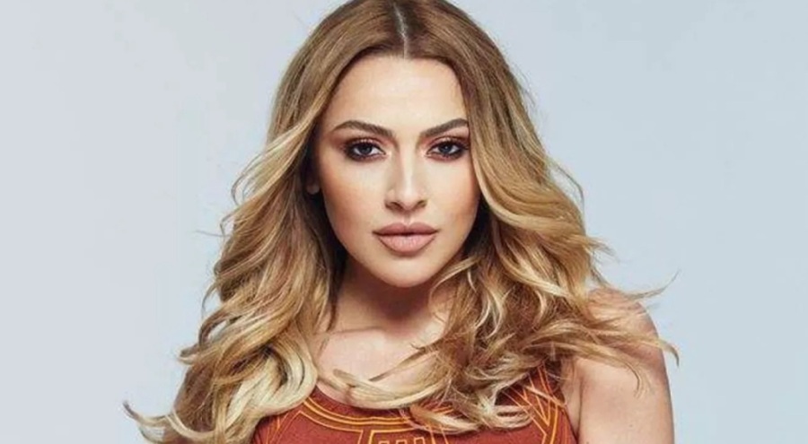 Hadise depremzedeler için yardım topladı