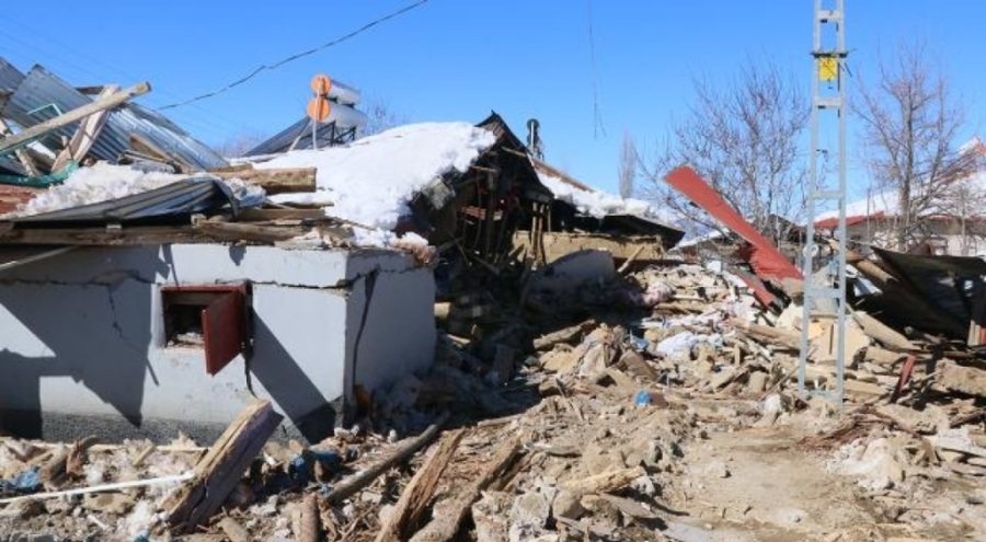 110 haneden 85'i yıkıldı