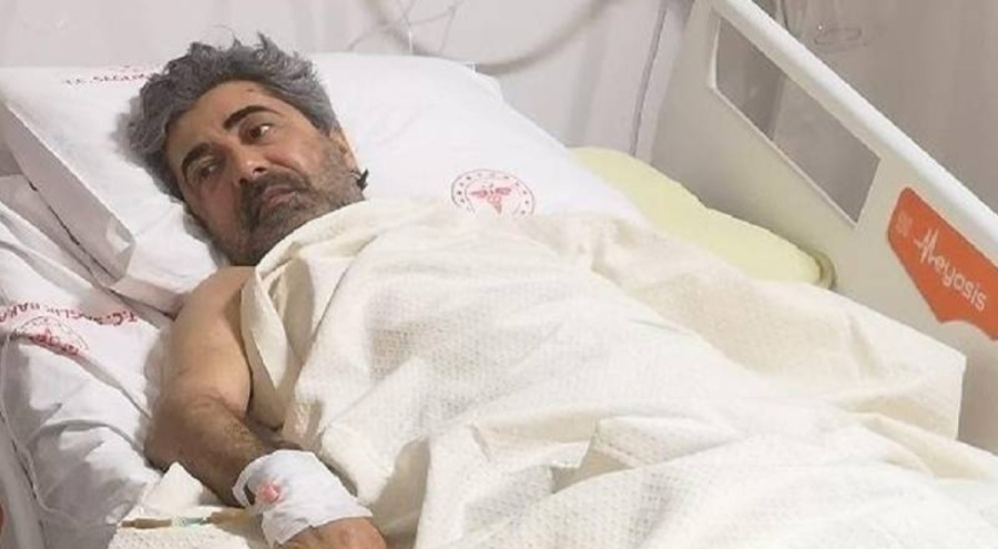 Gazeteci Akın Bodur'un sol el bileği kesilerek enkazdan kurtarıldı