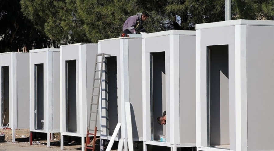 Deprem bölgesine ulaştırılacak seyyar tuvalet ve banyoların imalatı hız kazandı
