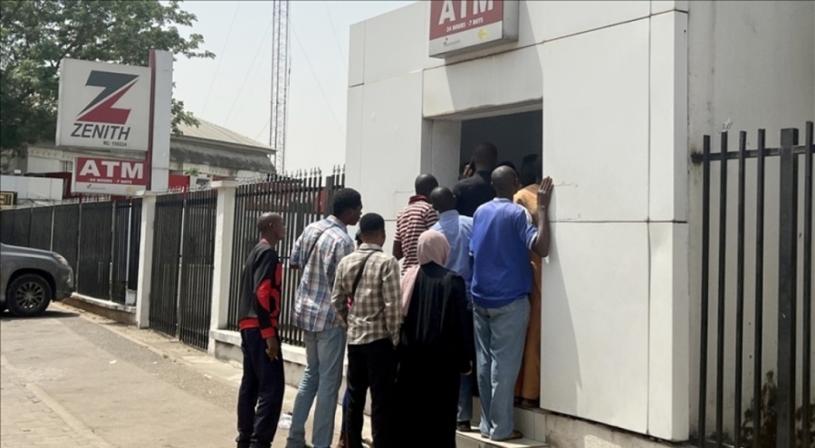 Nijerya'da eski banknotların bir kısmının kullanımının uzatıldığı duyuruldu