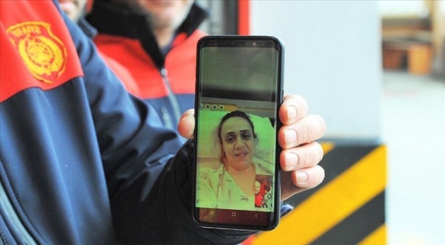 Enkazdan kendisini çıkaran itfaiye ekibine: Siz bizim kahramanımızsınız