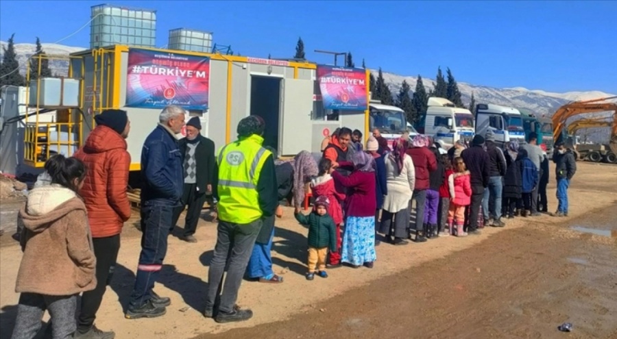 Keçiören Belediyesi deprem bölgesinde 3 öğün sıcak yemek çıkarıyor
