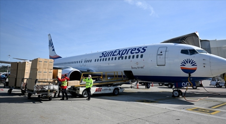 SunExpress, deprem bölgesindeki 12 bin kişinin tahliyesini gerçekleştirdi