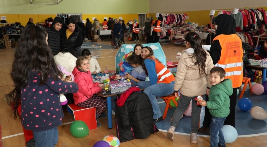Bursa İnegöl'de depremzedelere destek