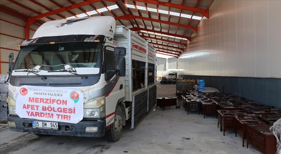 Metal fabrikasında afetzedeler için soba üretiliyor