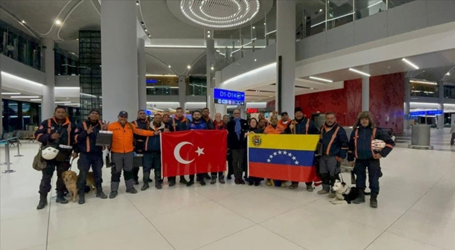 Venezuela arama kurtarma ekibi ülkelerine döndü