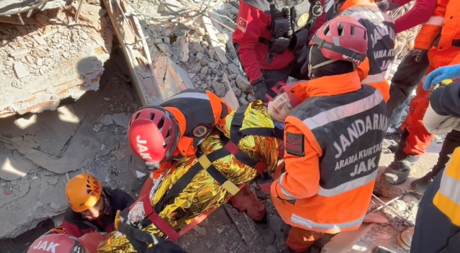 Bursa'dan deprem bölgesine giden NAK ekibi 22 kişiyi sağ kurtardı