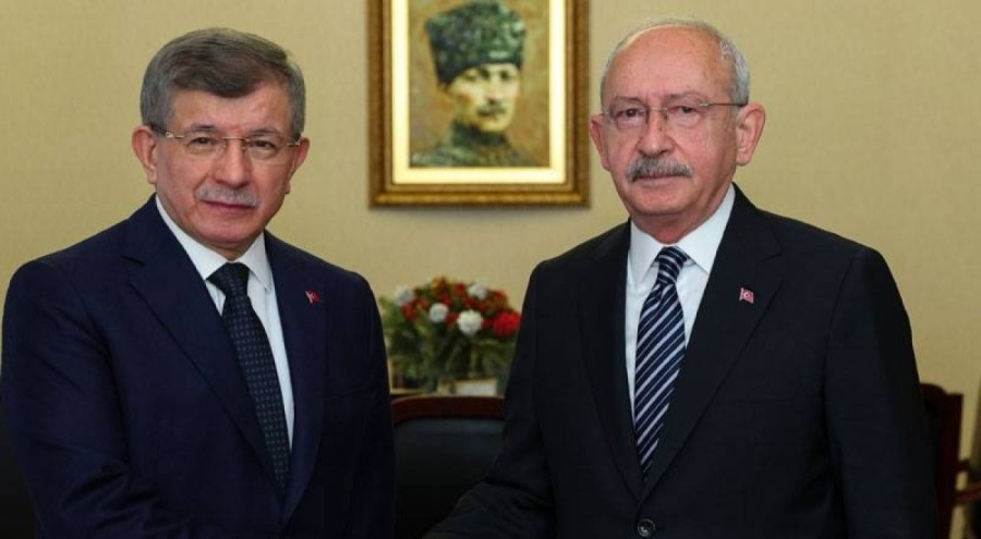 Davutoğlu Kılıçdaroğlu'na taziye ziyaretinde bulundu