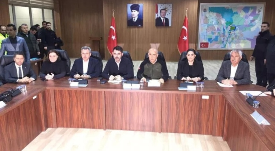 Bakan Murat Kurum: Ağır hasarlı binalardan eşya alınmamalı