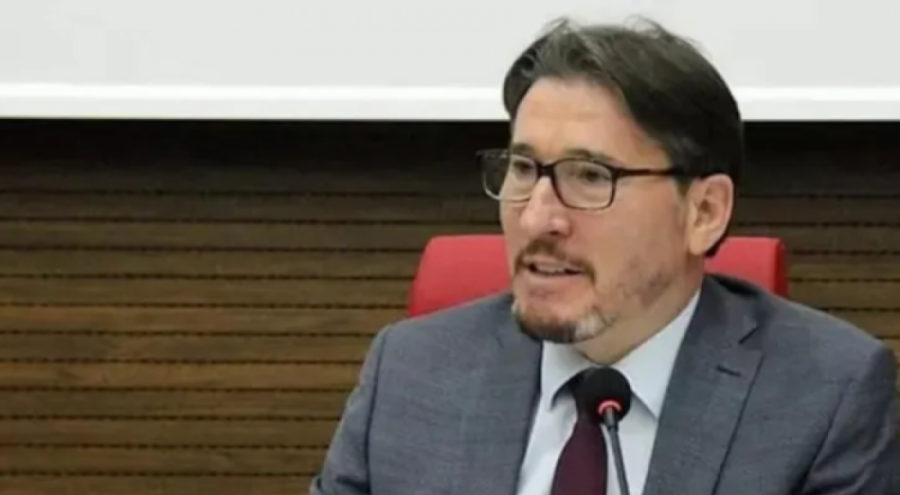 Muhittin Kapanşahin istifa etti