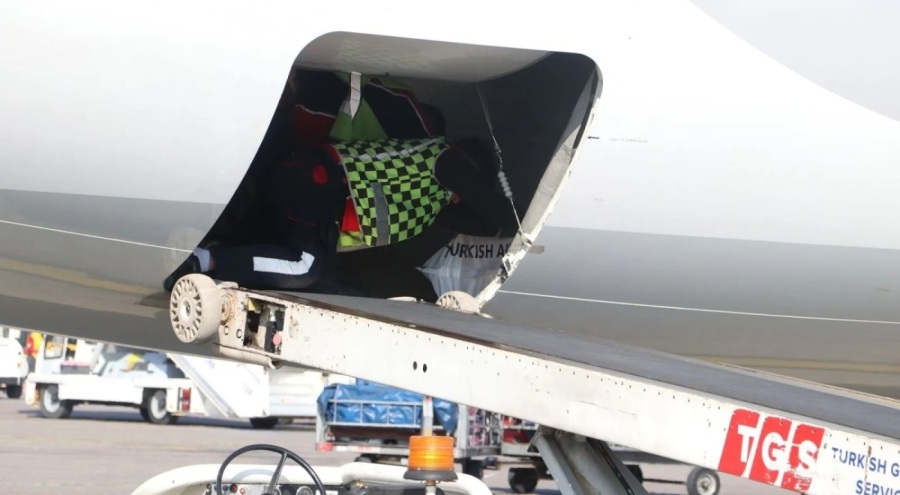 Hataysporlu Atsu'nun cenazesi İstanbul'a gönderildi