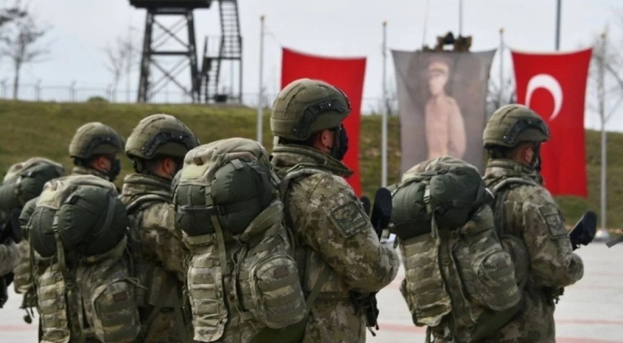 Türk askeri sınırda görevinin başında