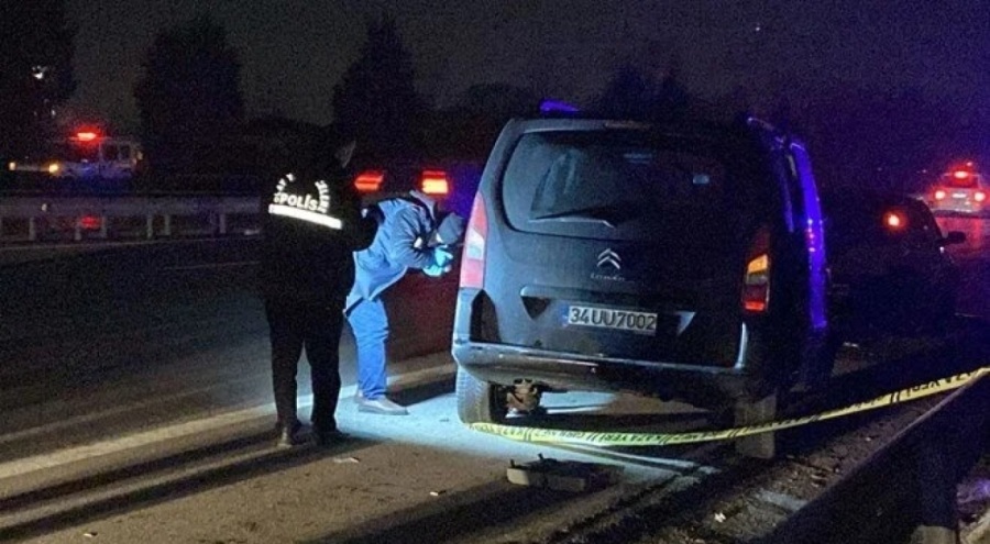 Lastik değiştiren gençlere TIR çarptı: 2 ölü 1 yaralı