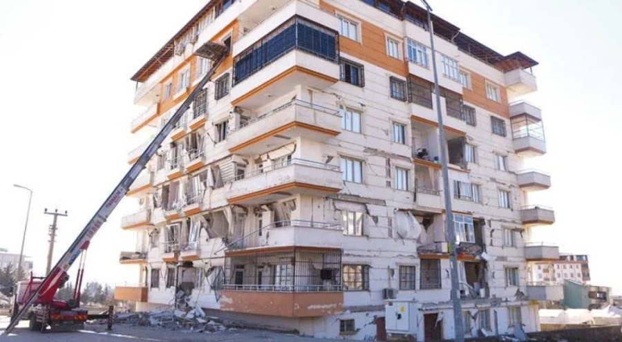 Deprem bölgesinde tehlikeli telaş