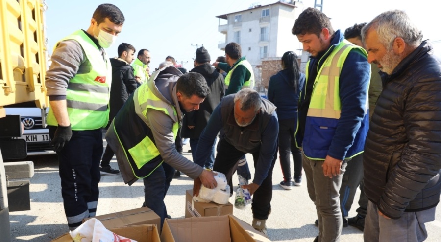 Bursa'dan Hatay'a deprem yardımları sürüyor
