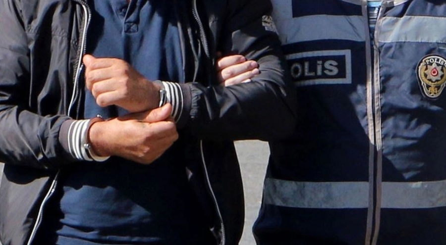 Depremde yıkılan binalara ilişkin 7 kişi hakkında tutuklama kararı