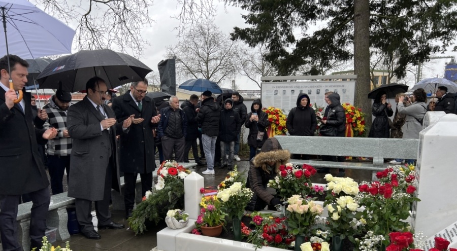 Almanya'da Hanau saldırısı kurbanları anıldı