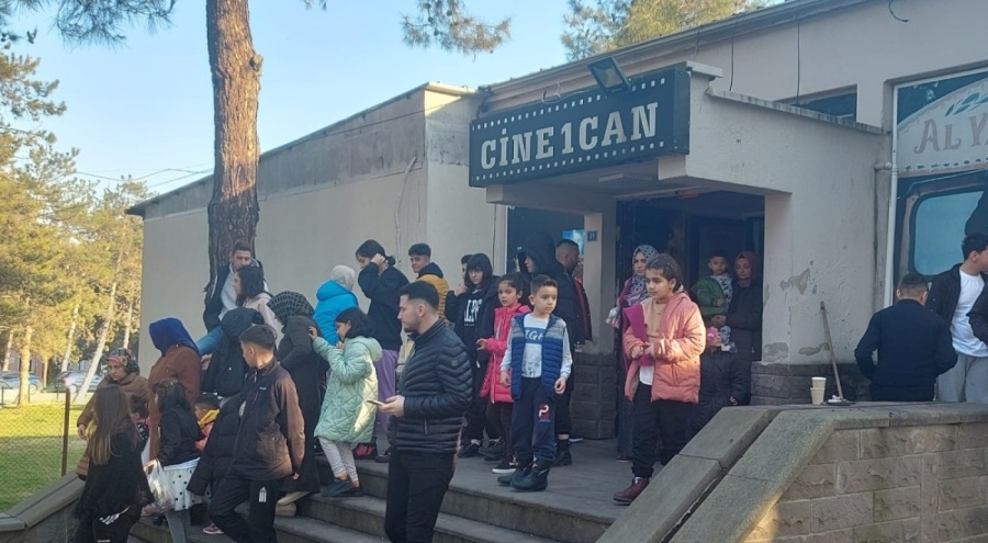 Jandarmadan depremzede çocuklara çizgi film morali