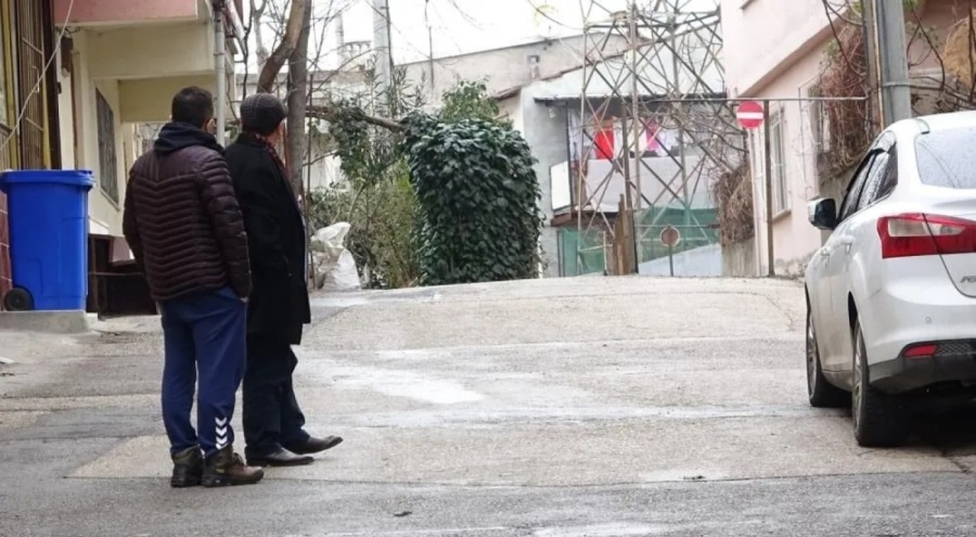 Bursa'da bu sokağa giren kazaya davetiye çıkarıyor
