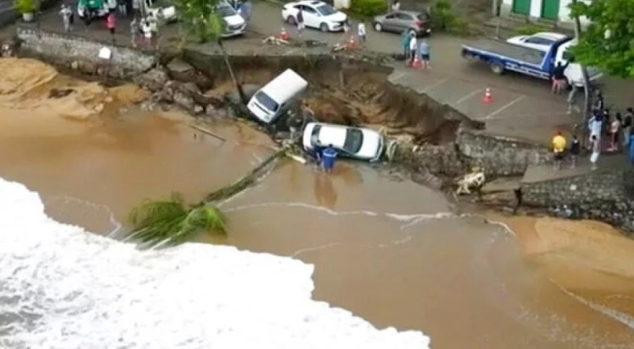 Brezilya'daki sel can aldı: 35 ölü